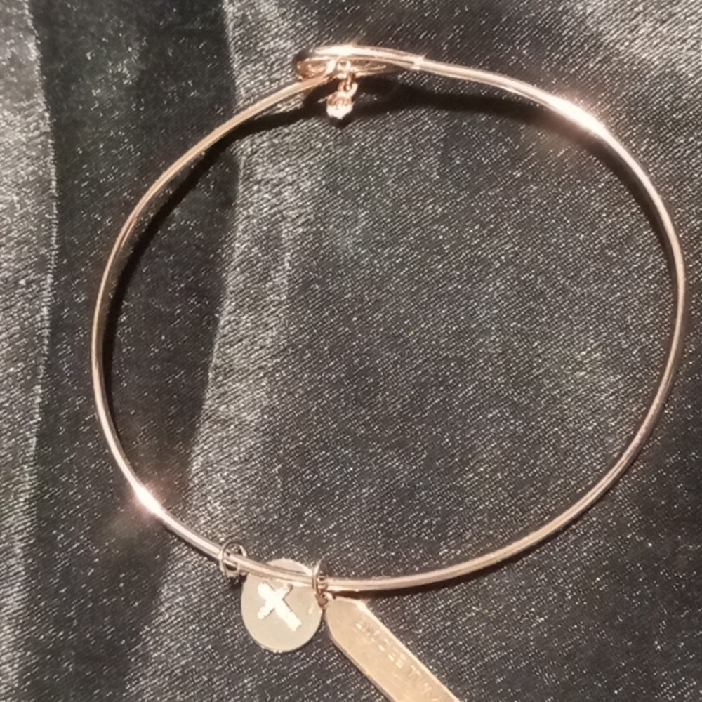 Origami owl  Silver Cross Charm Bracelet sterling silver 925 in rose gold.